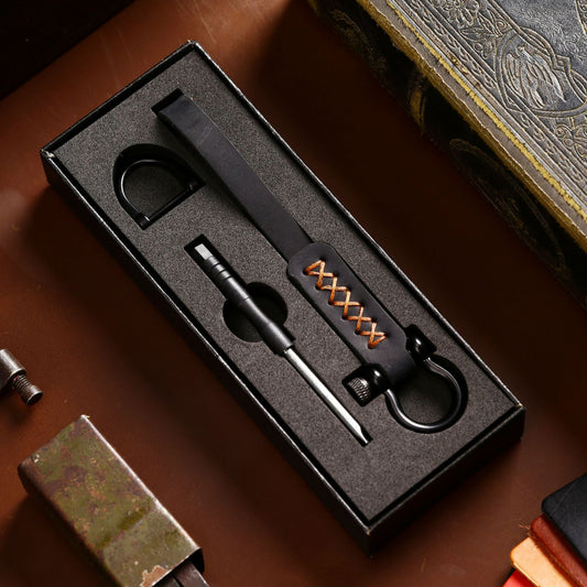 Vánoční retro multifunkční přívěsek na klíče – kožený přívěsek se šroubovákem a D-kroužkem